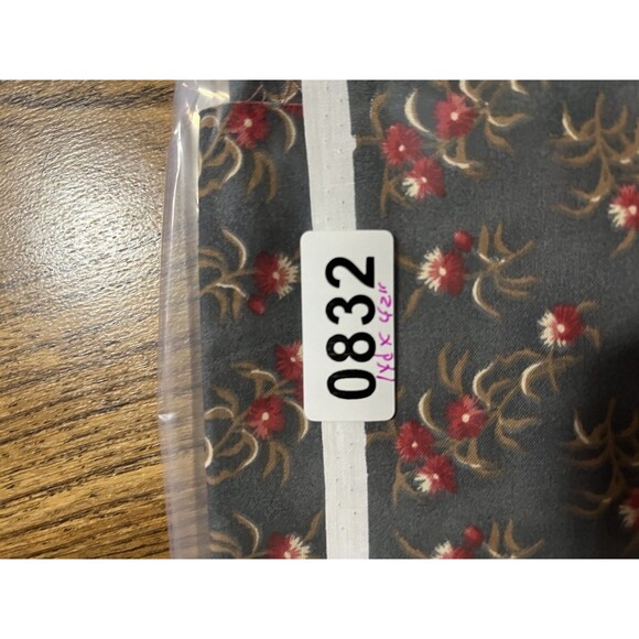 Spring/Summer Floral Fabric - 42" X 1 Yard- Vintage Farmhouse Rustic Blue/Red - Picture 4 of 4